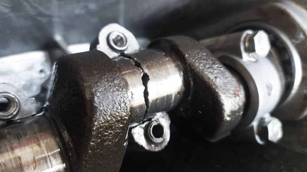 What are the risks of driving with a knocking bearing shell? Effects and risks for the engine