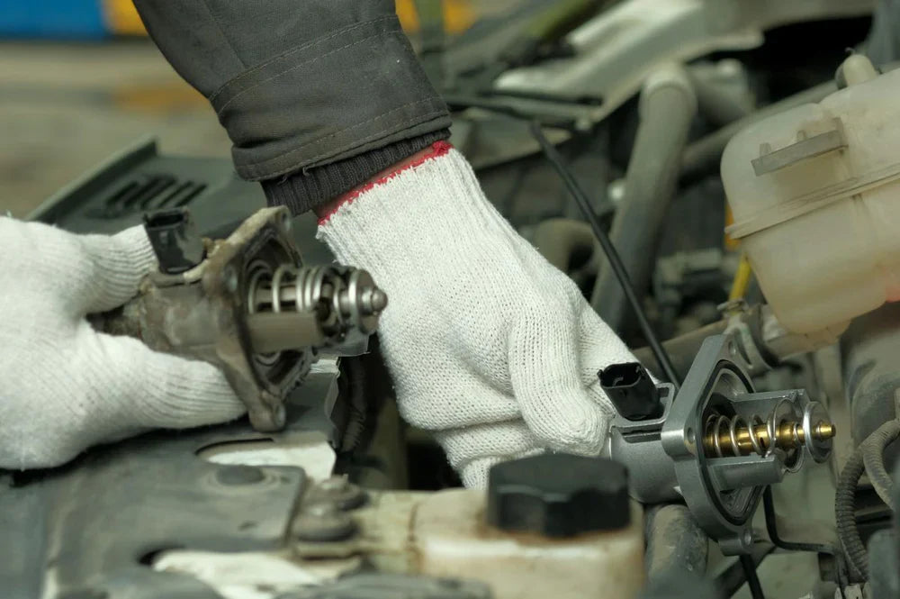 When is it worth repairing, and when replacing, a thermostat in a car?