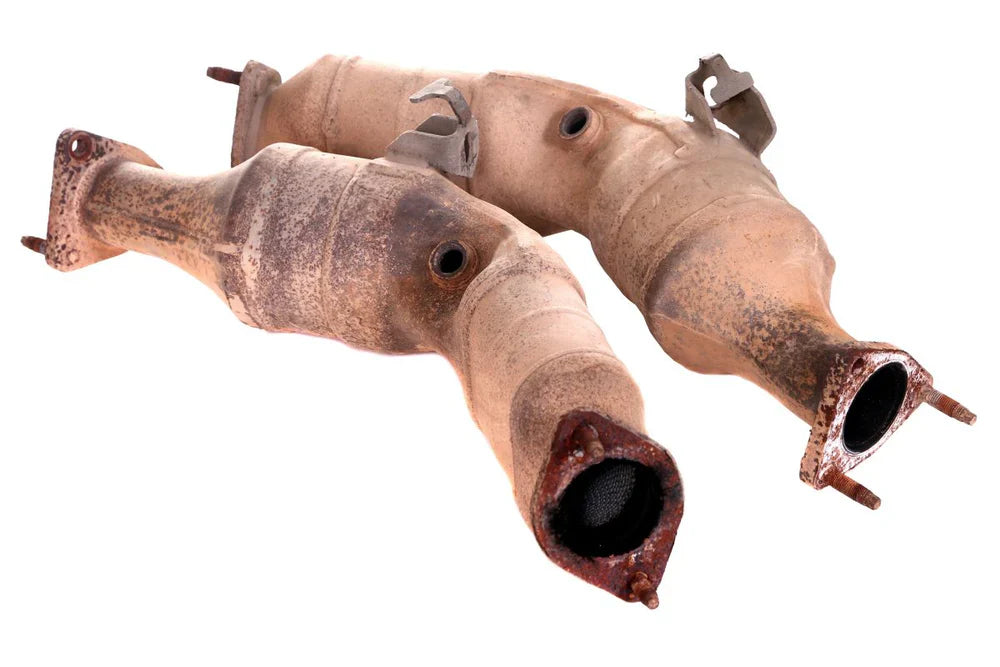A damaged catalytic converter: symptoms