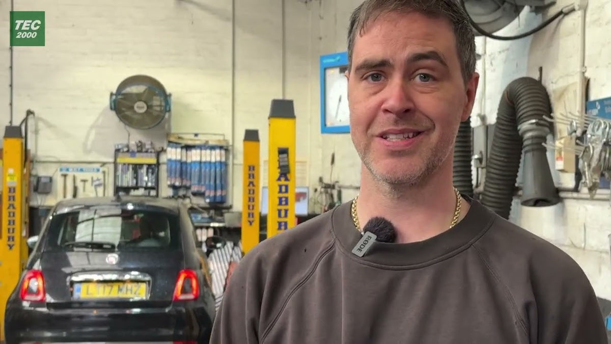 Dave, Banstead Road Garage, Carshalton: oil so clean the customer thought it wasn't changed